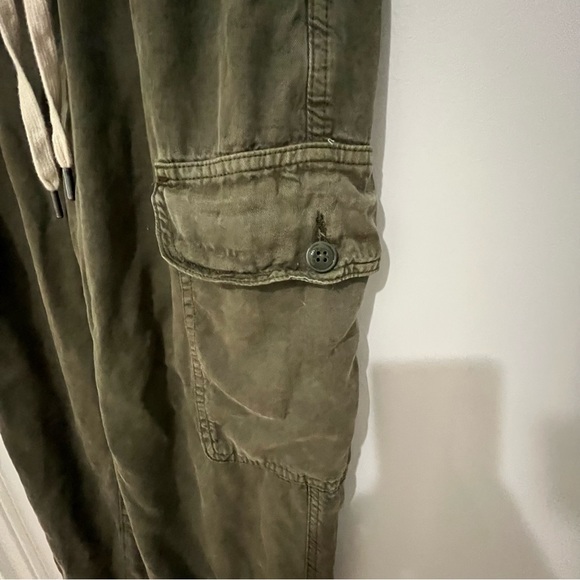 Aerie Soft Cargo Army Green Pant medium - Picture 2 of 6